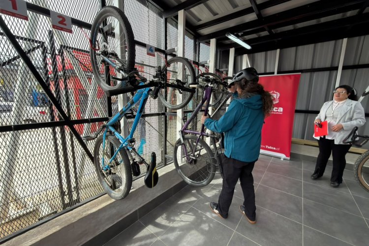 En el Día Mundial sin Autos: Municipalidad de Talca y CChC Maule inauguran nuevo bicicletero municipal en el centro de la ciudad