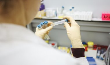 Alza de casos Covid-19: especialistas llaman a cumplir con la vacunación y reforzar medidas sanitarias