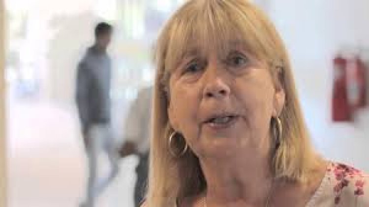 Ex alcaldesa y actual concejala de Pencahue hace teletrabajo en la Municipalidad de Linares