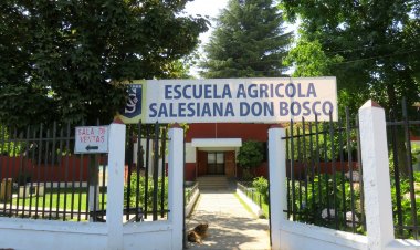 Linares: policía detiene a dos escolares por el delito de amenazas e incauta tres cuchillos al interior del Liceo Agrícola Salesianos