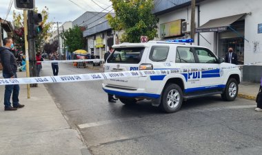 (VIDEO) Motochorros disparan al aire y agreden a hombre quien evitó ser víctima de millonario asalto