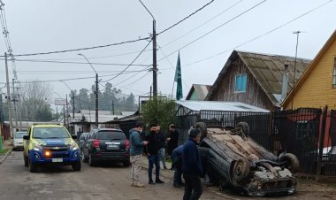 Persecusión de la PDI termina con un automóvil volcado y un menor detenido al interior del sector Nuevo Amanecer