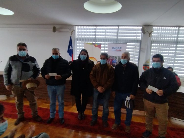 En las comunas de Longaví y San Javier continuó la entrega de incentivos de emergencia del Plan “Siembra por Agrícola”