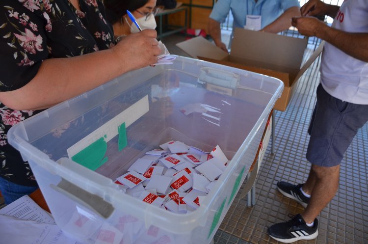 Jóvenes serán clave en la definición   de Nueva Carta Fundamental