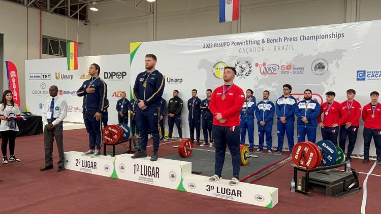 Brilllante: parralino logra meritorio tercer lugar en Sudamericano de Powerlifting