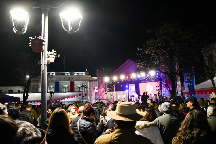 Ex chica rojo Paula Rivas y el Grupo Aitue son los invitados estelares para la tercera jornada de la Fiesta de la Chilenidad Linares 2022