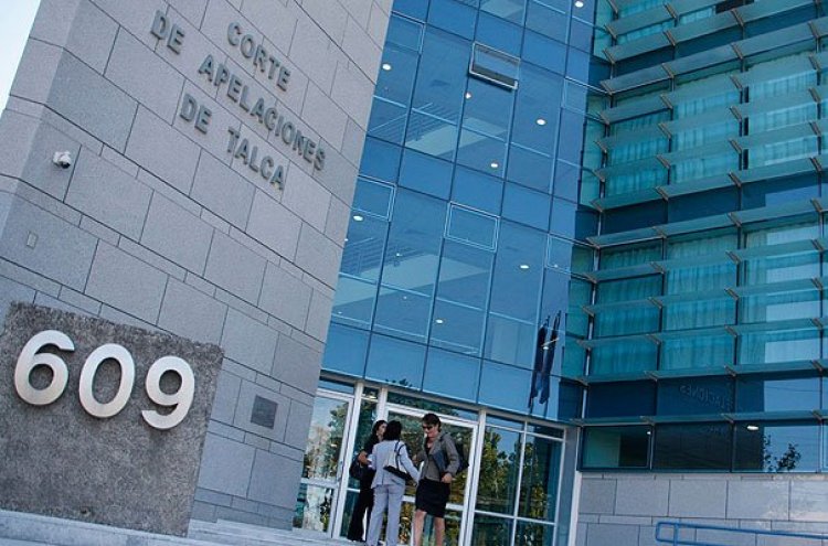 Justicia deja libre a mujer acusada por parricidio y determina legítima defensa