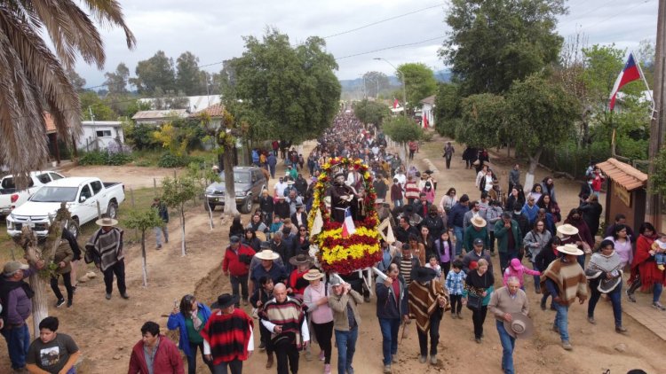 Miles de feligreses llegaron a saludar a San Francisco de Asís en Huerta de Maule