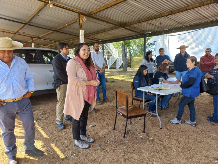 Campesinos de Colbún y Linares recibieron fertilizantes para siembras de primavera