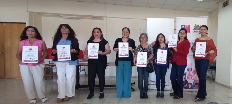 Linares: mujeres jefas de hogar recibieron certificado por participar  en cursos de Cajero Bancario y Marketing