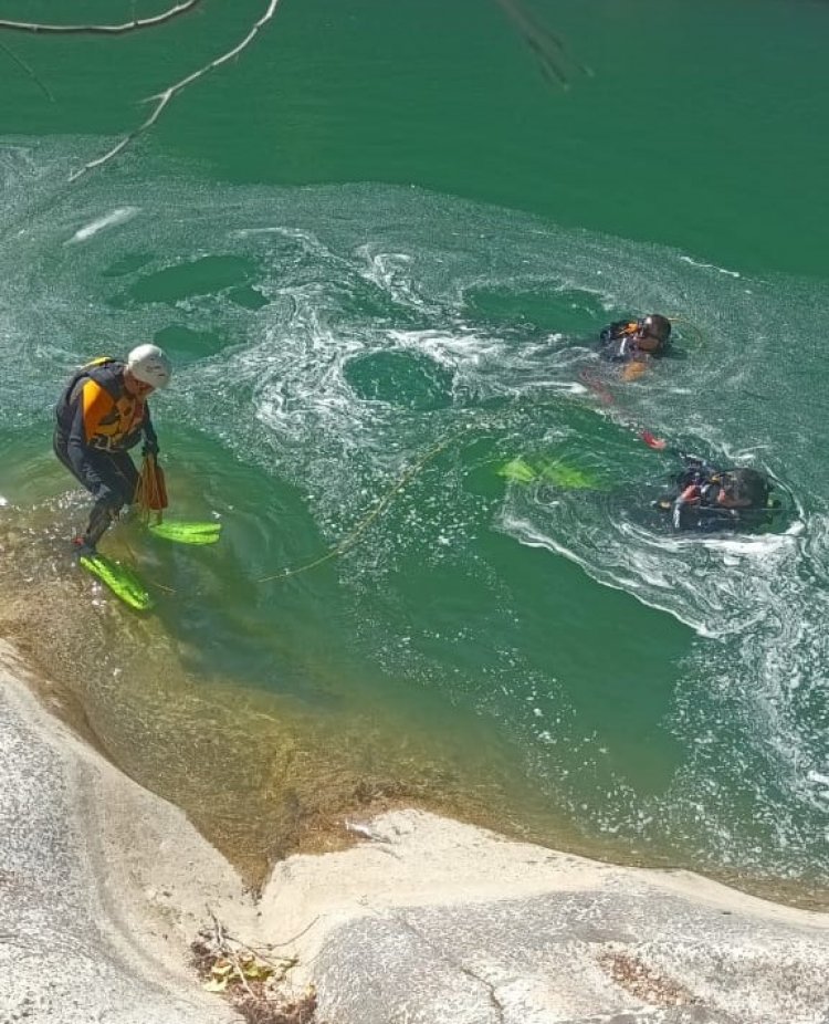 No hay rastro de bañista colombiano desaparecido en las aguas del estero La Sombra y el río Ancoa en la montaña de Linares
