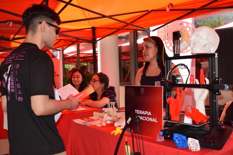 Universidad Autónoma realiza feria para apoyar y orientar a postulantes a la educación superior