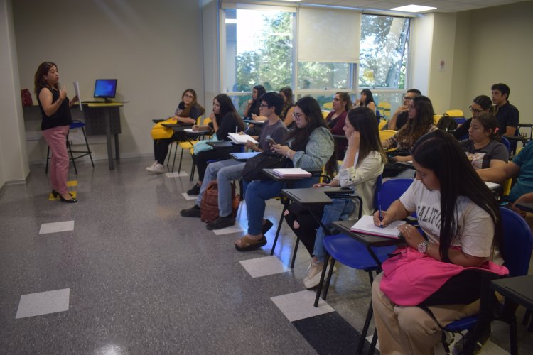 Universidad Autónoma recibe a sus estudiantes destacando los nuevos desafíos institucionales