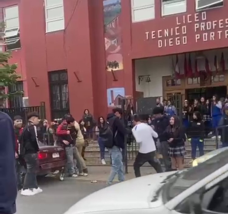 Refuerzan seguridad en las afueras de recintos educacionales tras grave incidente en el frontis del liceo "Diego Portales" de Linares