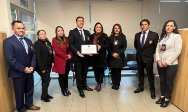 Delegada Priscila González entregó reconocimiento al Departamento de Migraciones y Policía Internacional de la PDI Linares