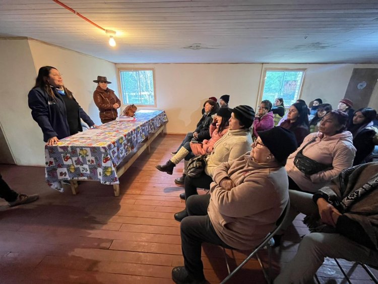 Delegada Priscila González se reunió con comunidades del Santuario Achibueno afectadas por el mega temporal