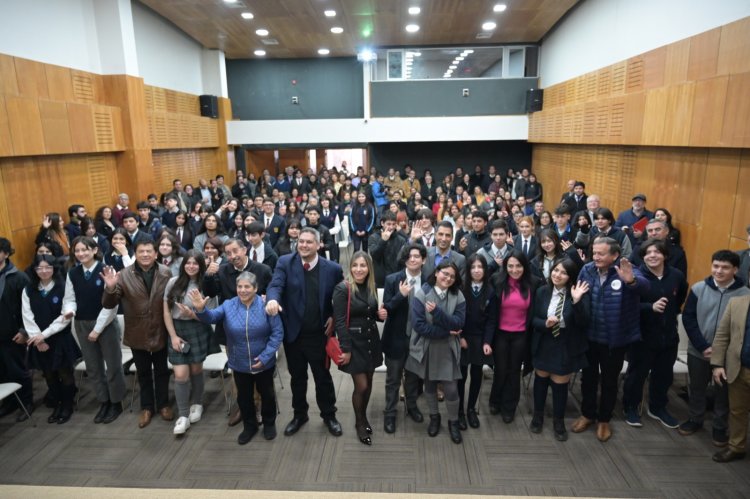 52 estudiantes del Maule viajarán a Canadá para actualizar y fortalecer su inglés