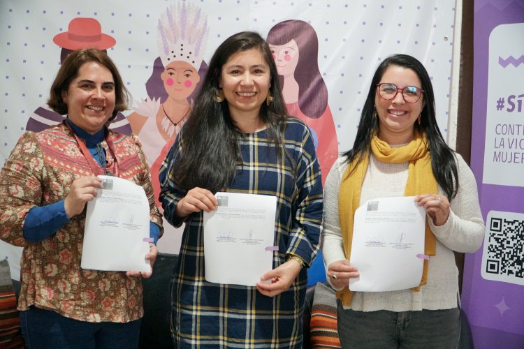 Es de Pelluhue: ganadora del Fondo de Equidad de Género recibe recursos en el Maule para que mujeres se interesen en la bioconstrucción