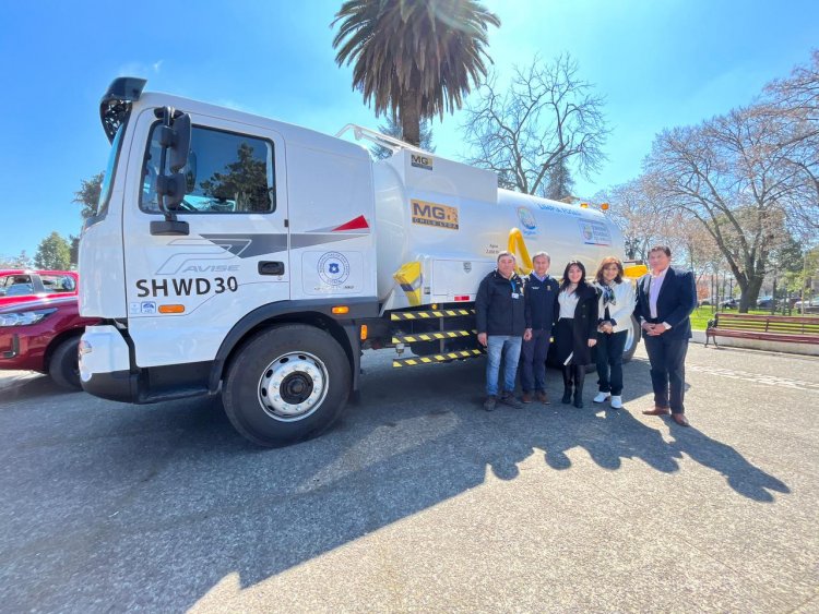 San Javier cuenta con tres nuevas camionetas y un camión limpia fosas