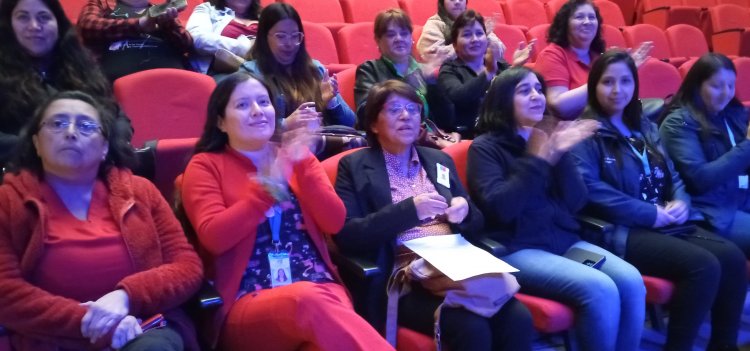 Jefas de Hogar participan en seminario para prevenir cáncer de mamas y cervicouterino y virus del papiloma humano