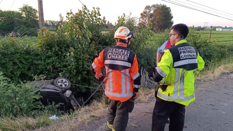 Linares: adulto mayor fallece tras volcamiento de automóvil