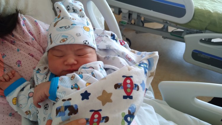 Misael se llama el primer bebé nacido del año en el Hospital Regional de Talca