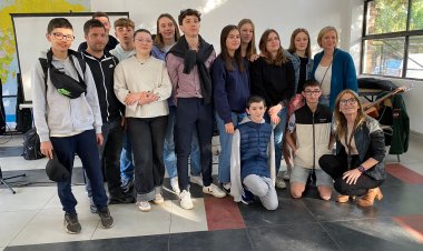 Estudiantes Franceses visitan Colegio Alborada de Linares