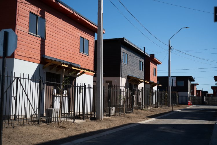 Presidente de la República, Gabriel Boric Font, encabezó la entrega del Conjunto Habitacional Parque del Sol en Linares