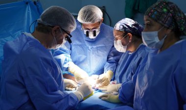 Desafío Levantemos Chile y Clínica Alemana realizan operativo médico en Hospital de Linares