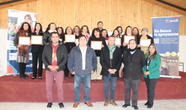 Mujeres jefas de hogar se capacitan en gasfitería