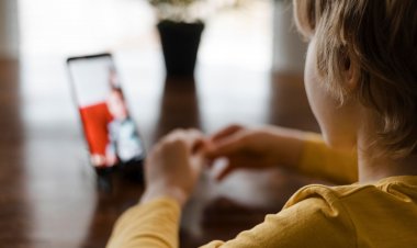 ¿Cuáles son los riesgos de la explotación infantil en la era digital?