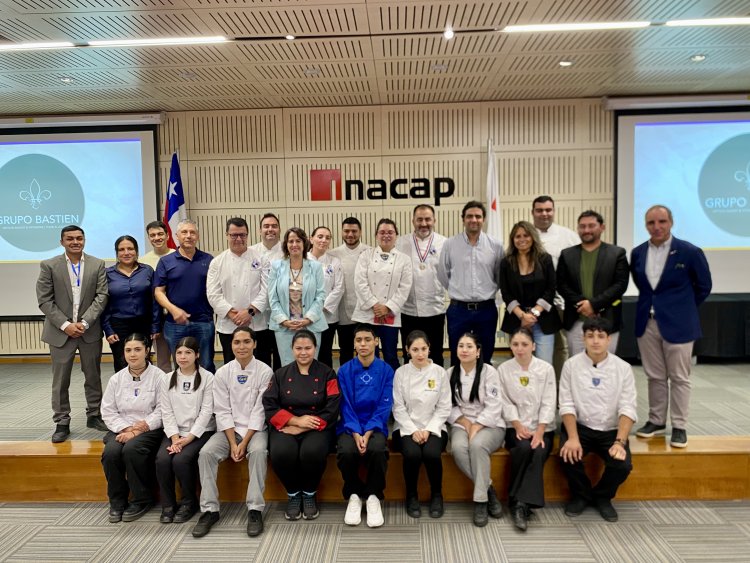 Estudiantes de Gastronomía del Maule reciben becas de Les Toques Blanches