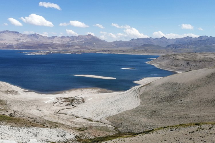 160 sismos en 2 horas en Complejo Volcánico Laguna del Maule
