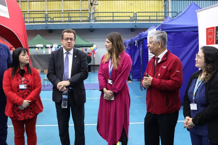 Universidad Autónoma de Chile impulsa salud comunitaria en Linares