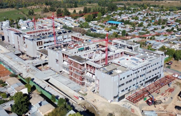Un 77 por ciento de avance en materia de obras civiles registra el nuevo Hospital de Cauquenes