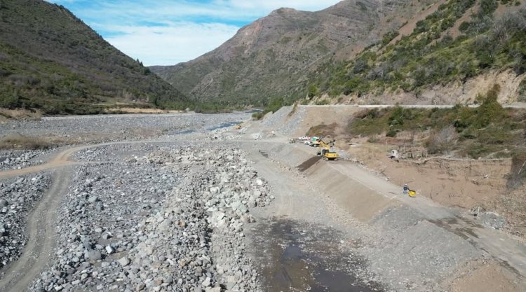 DOH del MOP ejecuta trabajos de protección del sistema de riego Canal Melado de Linares