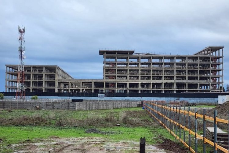 SSM desestima pago millonario a Astaldi S.A. por fin de contrato en hospital de Linares