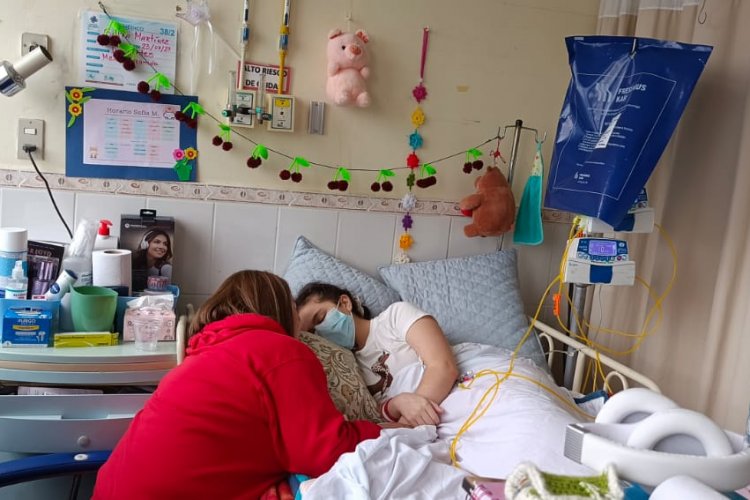 Sofía Martínez Parra: 6 meses internada en hospital de Linares por complejas patologías