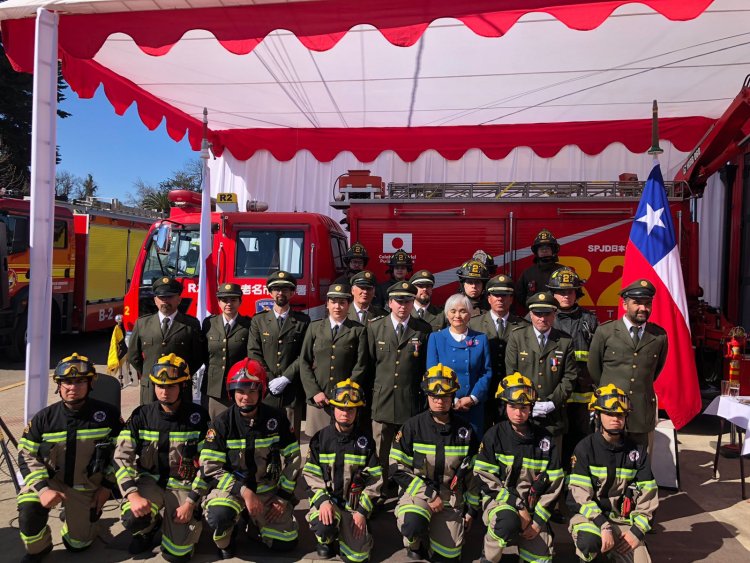 Cuerpo de Bomberos de Colbún recibió carro de rescate donado por la Embajada de Japón