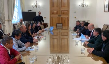 Senadora Vodanovic, familiares de La Bruma y pescadores se reunieron con Ministro del Interior en La Moneda