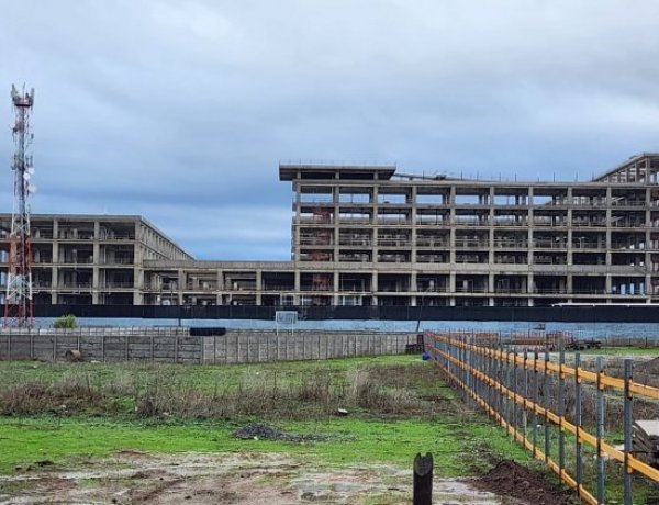 (VIDEO) CORE Francisco Durán pide al Ministerio de Salud informar sobre el estado de la relicitación del Hospital de Linares