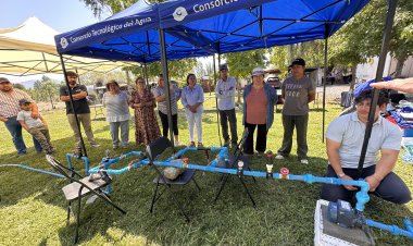 Programa de capacitación en riego tecnificado fortalece las capacidades productivas de 200 agricultores de Linares y Curicó