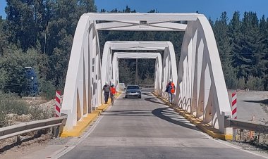 MOP rehabilitó puente "Tres Arcos" y avanza en el puente La Recova al interior del Santuario Achibueno