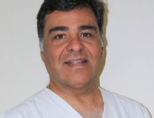 Médico cirujano René Espinosa Cantero asume la dirección del hospital de Linares