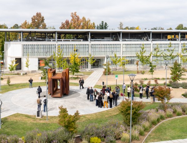 UTalca inaugura nueva escultura inmersiva de Patricio Court