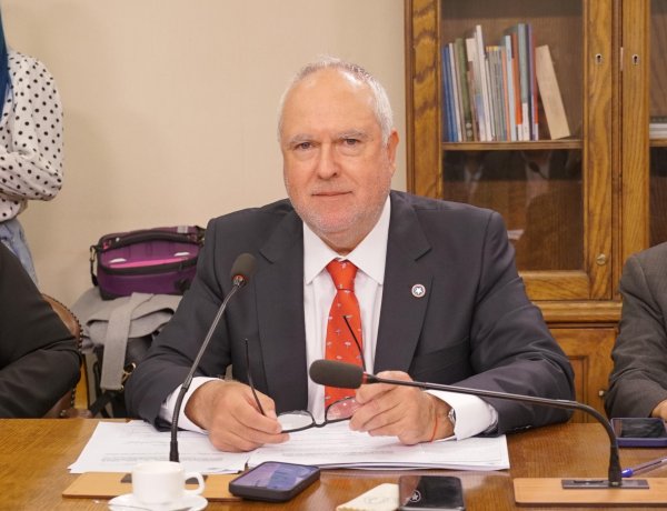 Diputado Menchaca celebra aprobación de proyecto que crea tipo especial de robo de productos, insumos o maquinaria agrícola