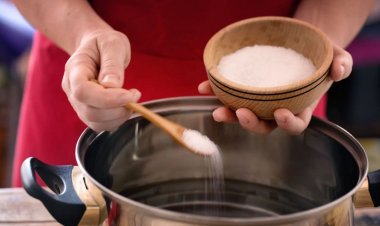 Alto consumo de sal en Chile: especialistas alertan sobre problemas a la salud