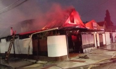 (AUDIO) Persona mayor se mantiene en estado grave a raíz de incendio al interior de población José María Bari