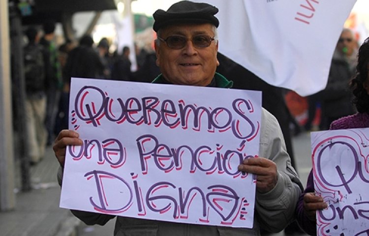 Pensiones de las Fuerzas Armadas y de Orden son 3 veces superiores a las que pagan las AFP y Compañías de Seguro