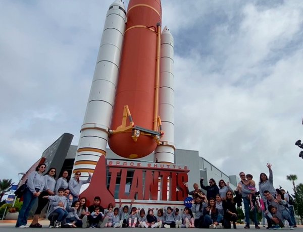 Cuenta regresiva: queda un mes para que niñas y niños participen en concurso que premia la asistencia destacada con viaje a la NASA